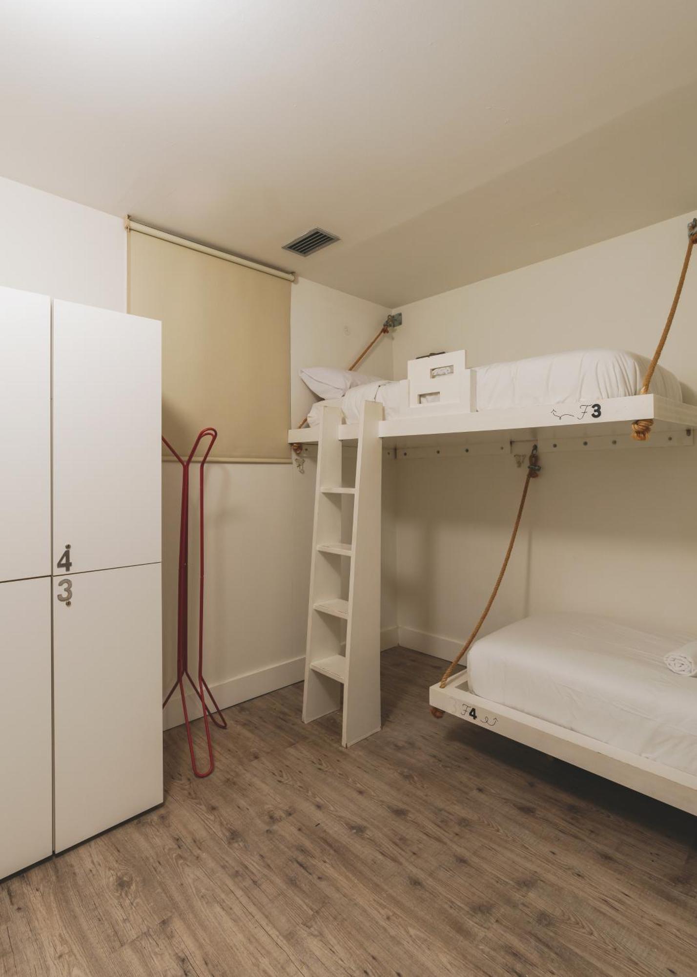 Piulet Hostel Барселона Экстерьер фото