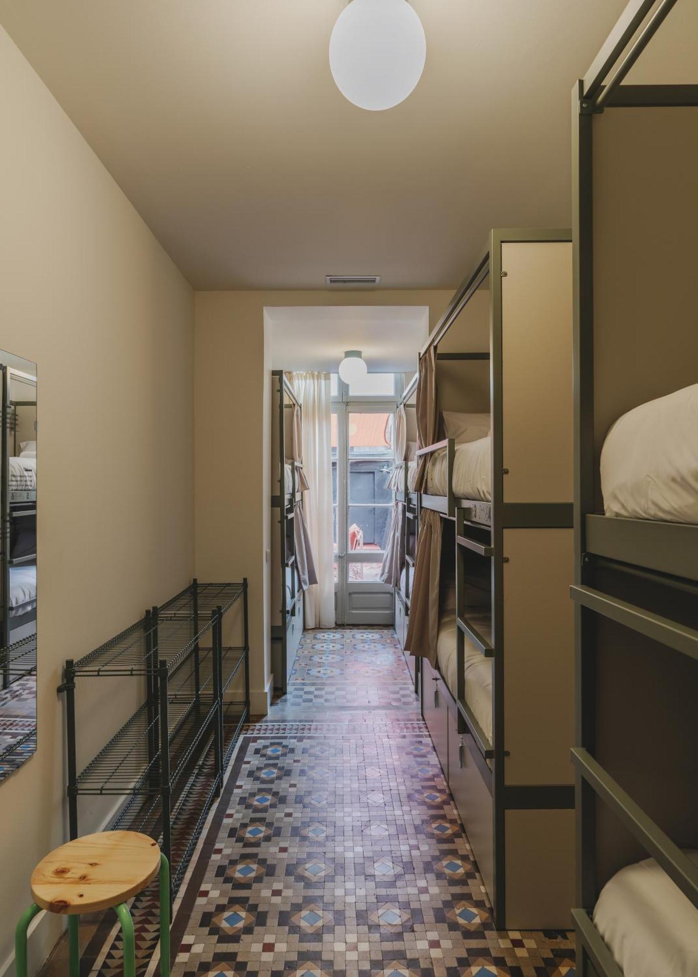 Piulet Hostel Барселона Экстерьер фото
