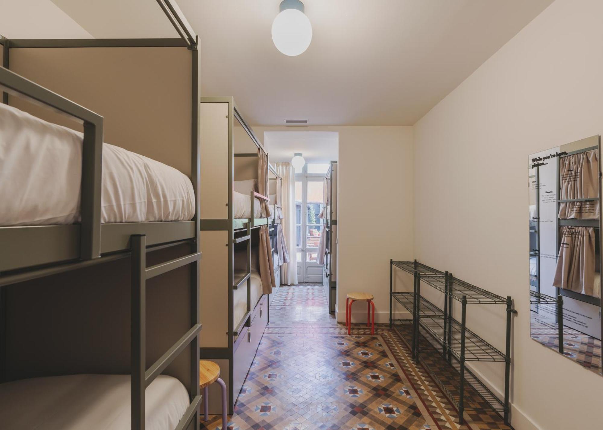 Piulet Hostel Барселона Экстерьер фото